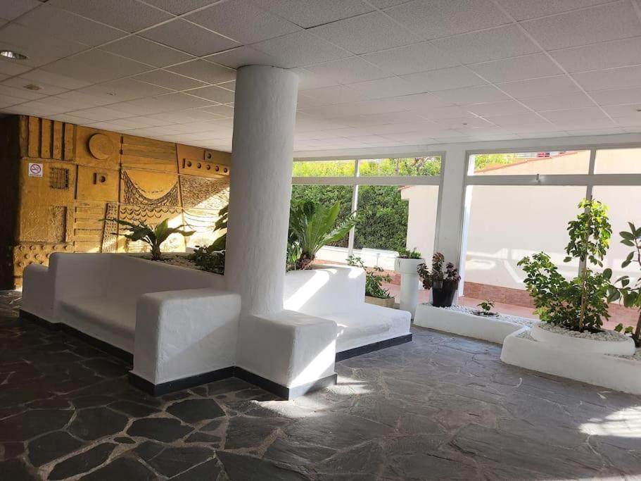 Superbe Apartement En Residence Avec Piscine Roses Eksteriør bilde